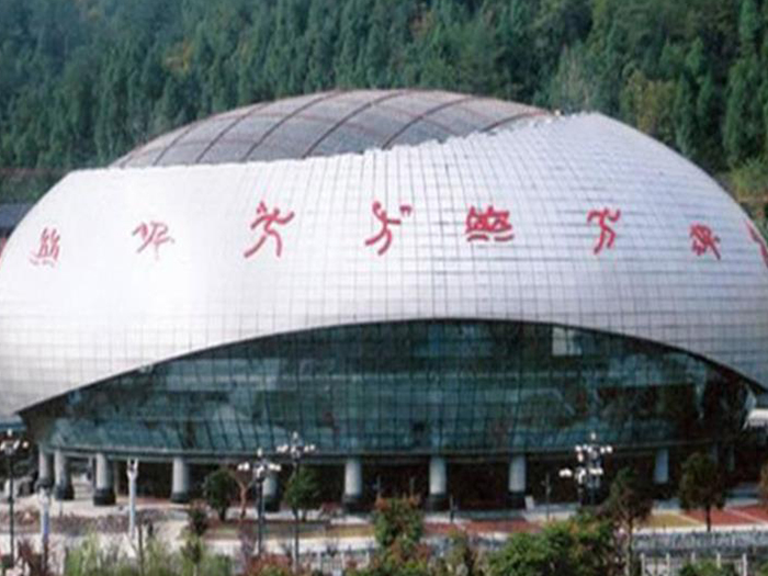 潞城体育中心球形网架加工安装